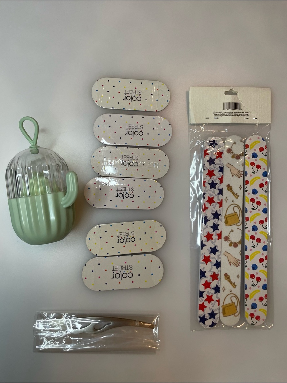 ⭐️ 5/$25 Nail and makeup accessories set